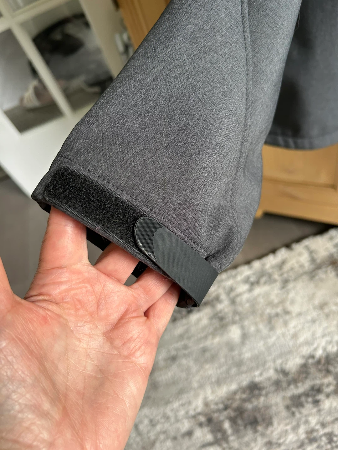 Men's Dark Grey Softshell Jacket, Size Large, never worn - photo 5