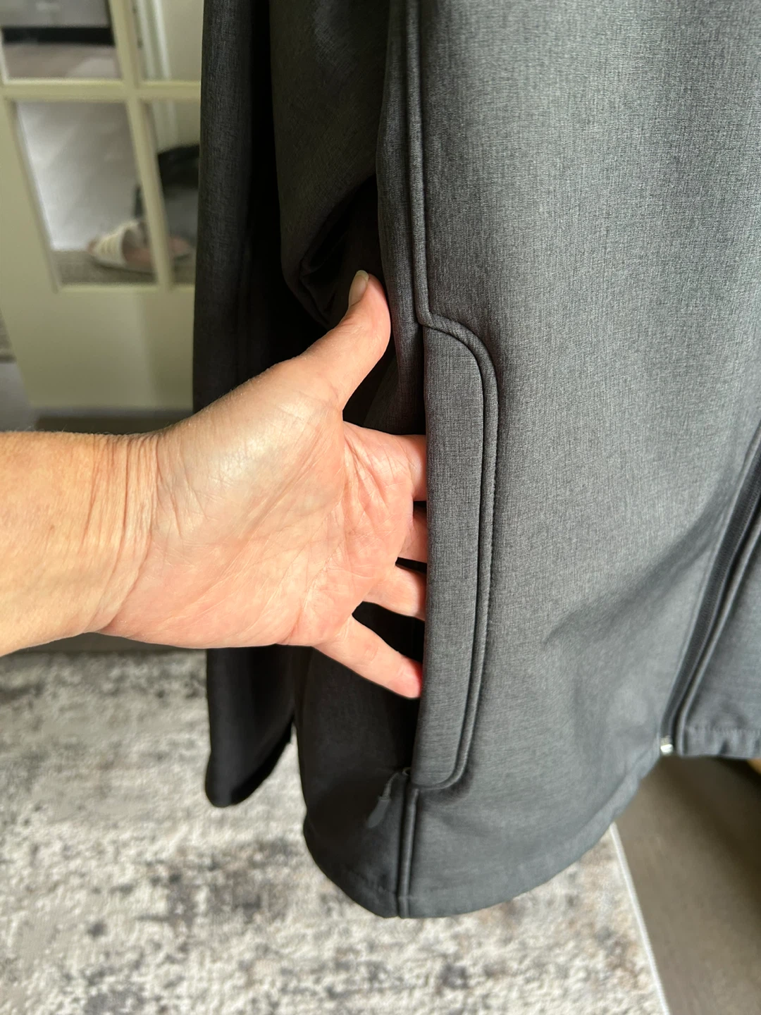 Men's Dark Grey Softshell Jacket, Size Large, never worn - photo 4