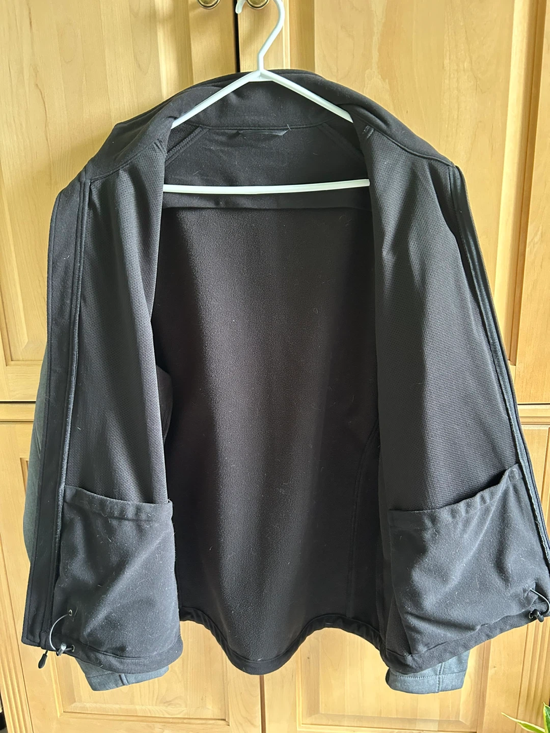 Men's Dark Grey Softshell Jacket, Size Large, never worn - photo 3