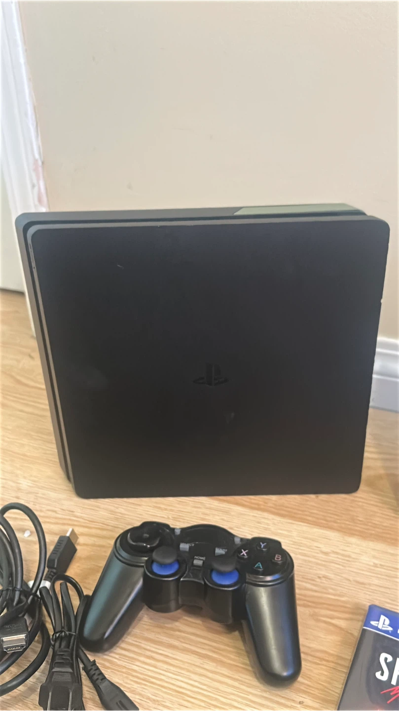 Sony PlayStations 4 slim  and classica - photo 4