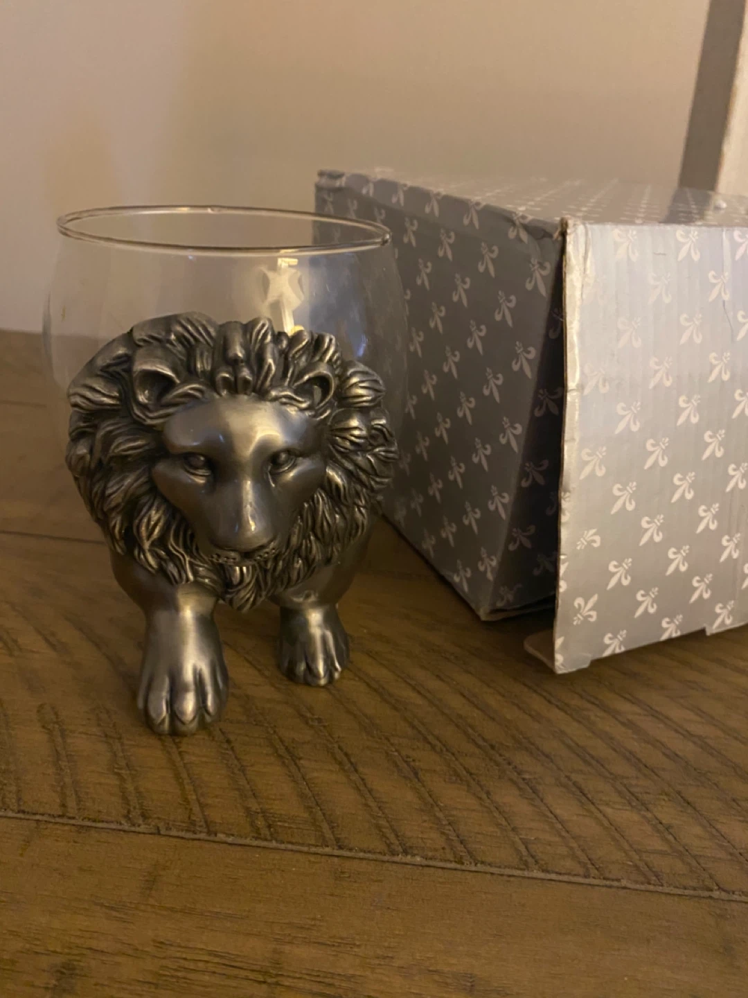 Glass Tumbler with Lion Base - photo 4