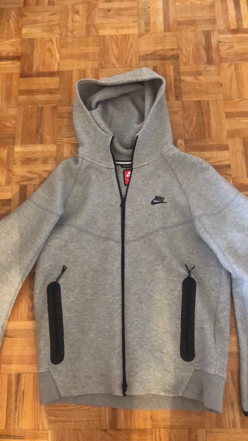 Nike Grey Tech Fleece Full-Zip Hoodie - Size M