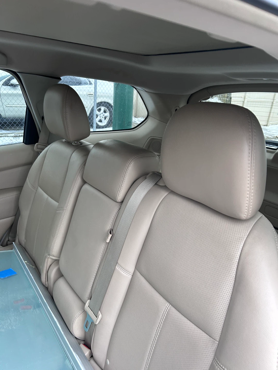 Nissan Pathfinder Platinum 4WD SUV - photo 4