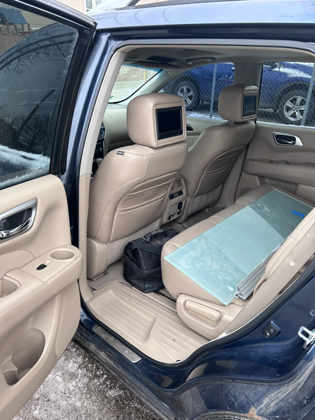 Nissan Pathfinder Platinum 4WD SUV - photo 5