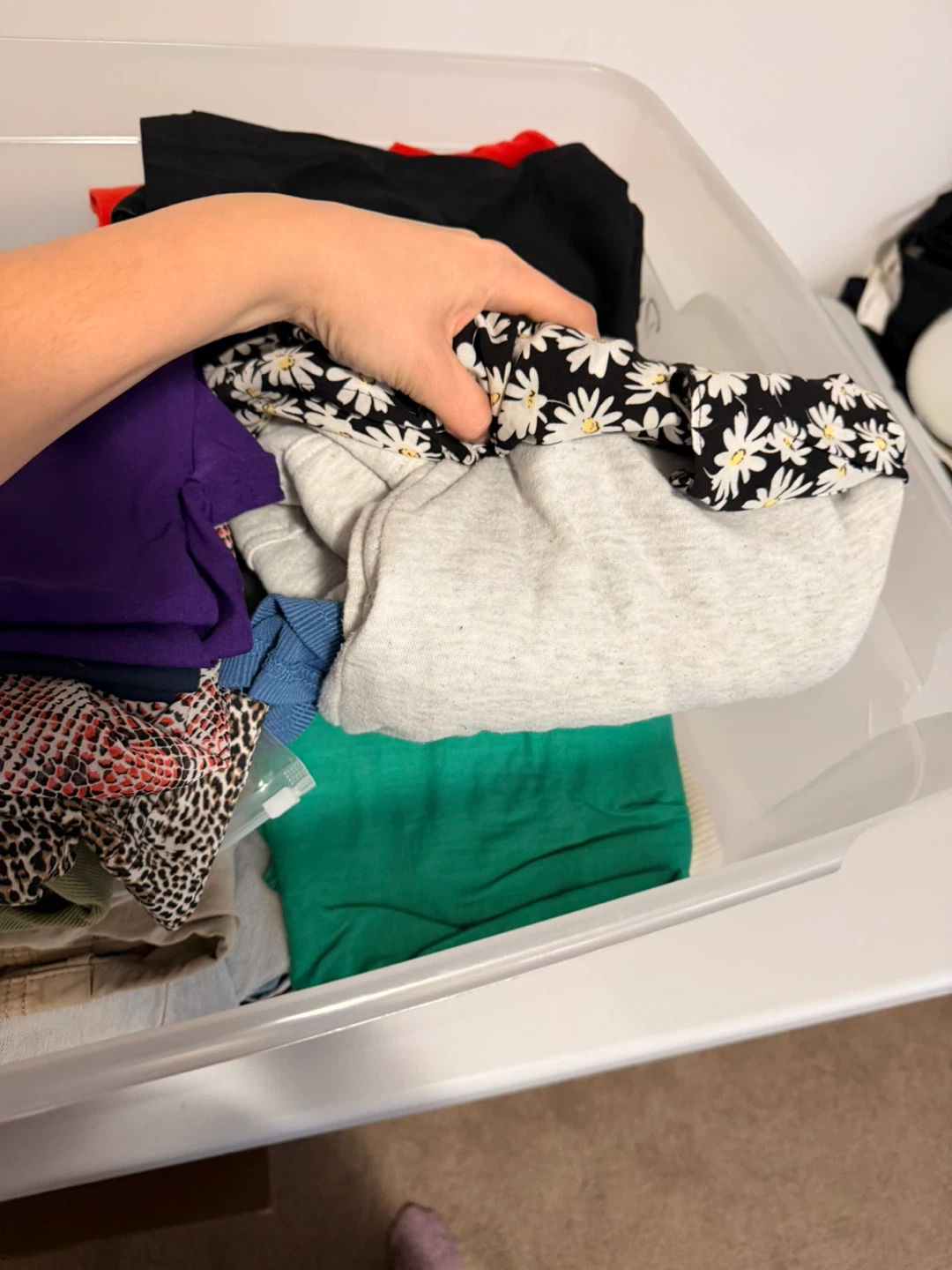 20+ Assorted Women's Clothing Bundle sm/xs - photo 3