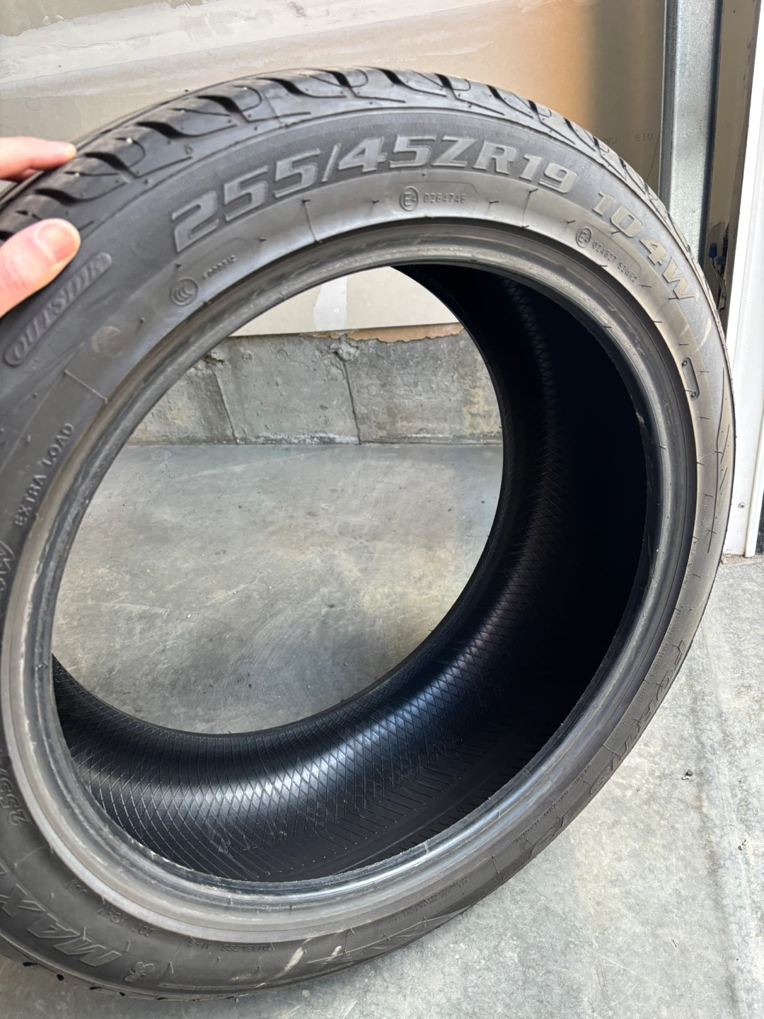 255 45 R19 104W All Season Tire - photo 4