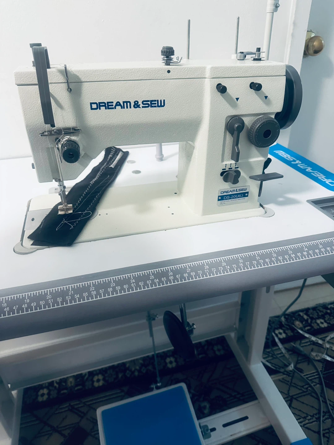 Dream & Sew DS-20UB3 Industrial Sewing Machine - photo 2