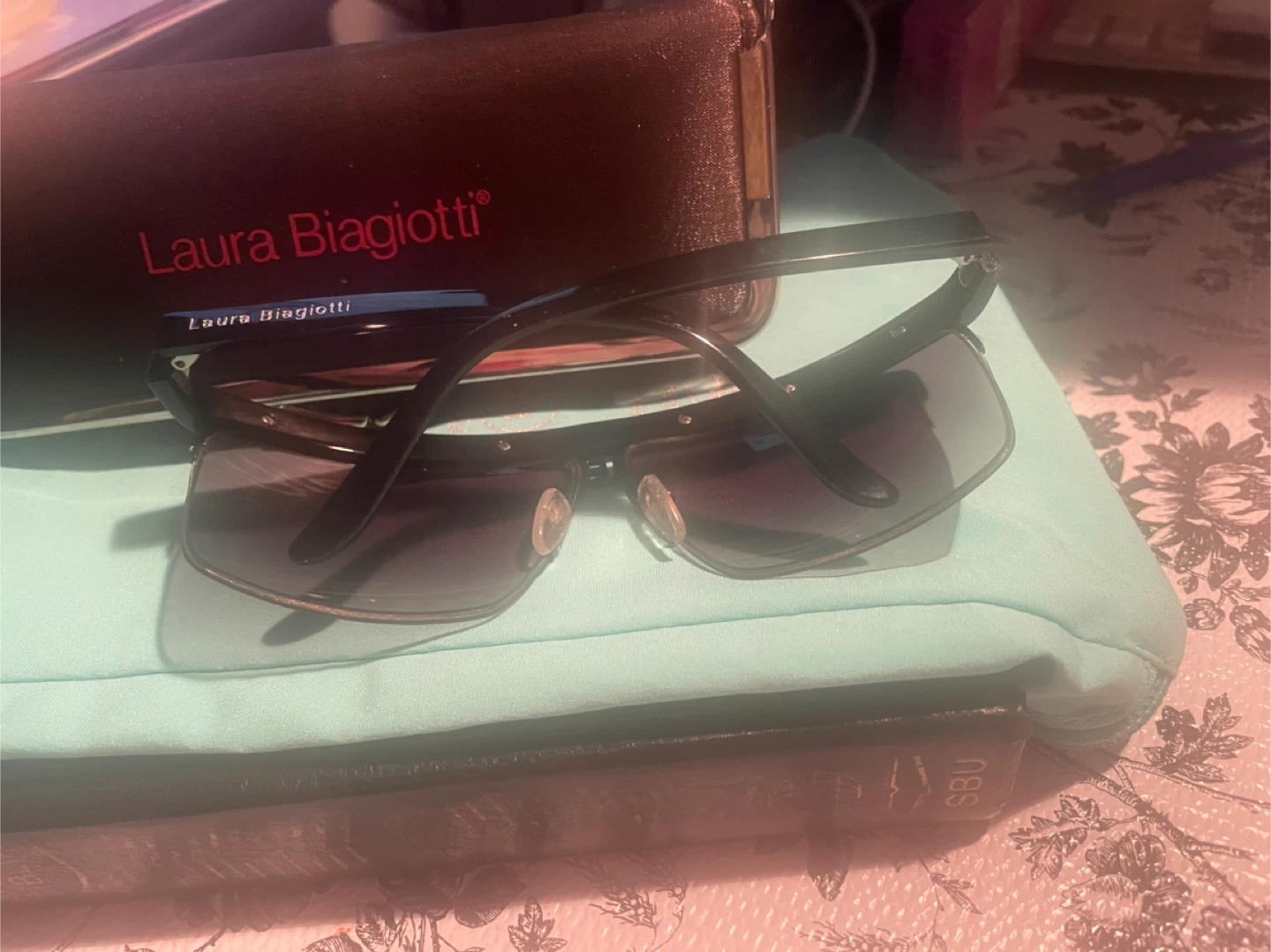 Laura Biagiotti Sunglasses with Case - photo 4