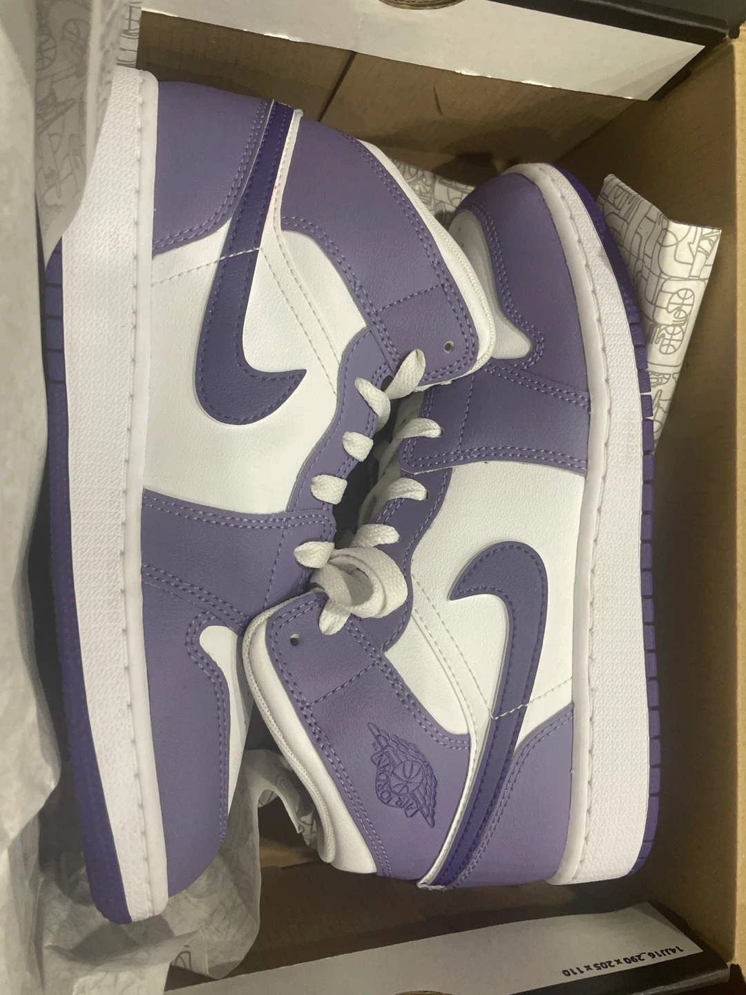 Air Jordan 1 Mid SE Purple White