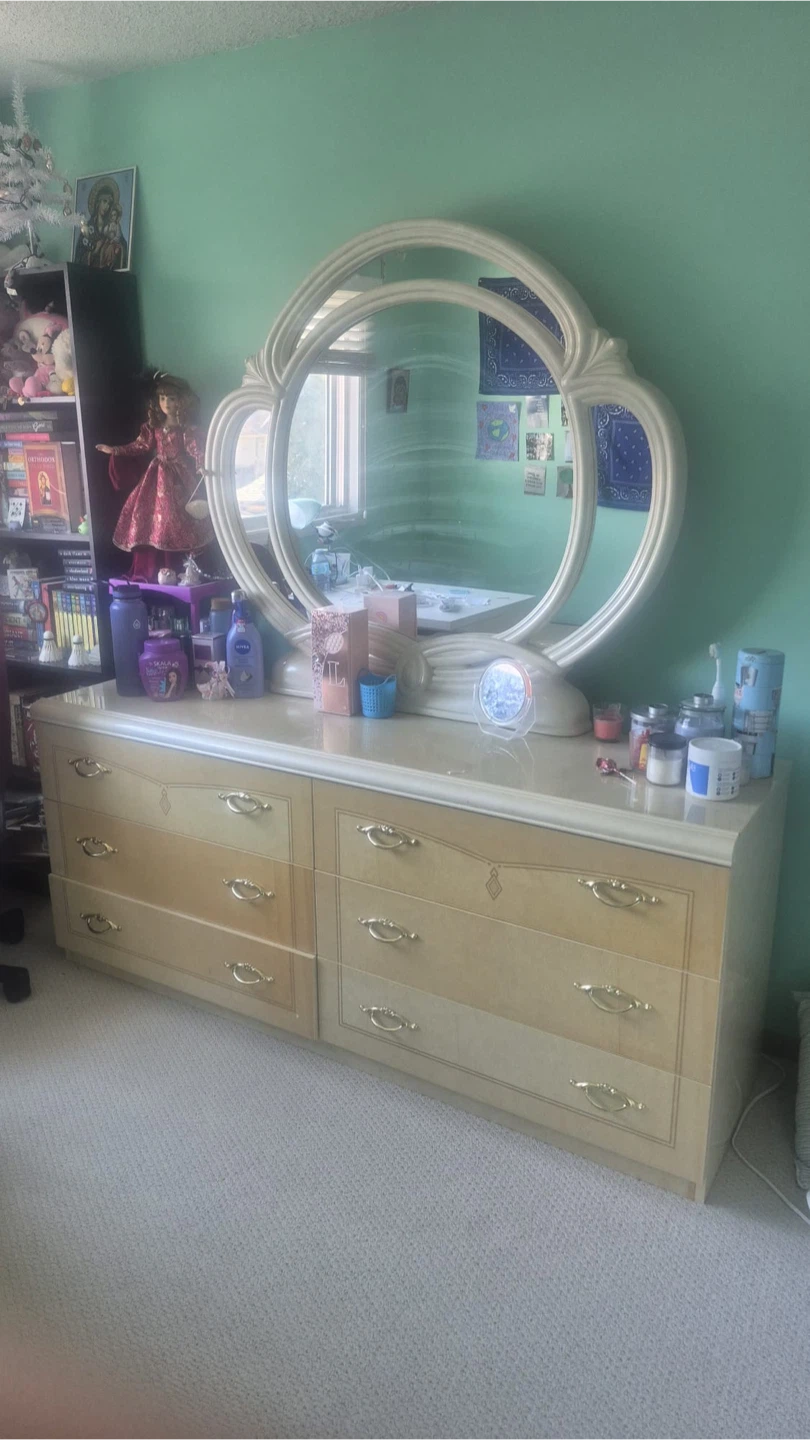 Vintage Vanity Dresser with Mirror