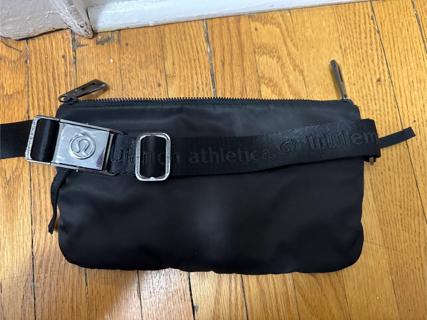 Ruched Vintage Lululemon Black Belt Bag - photo 3