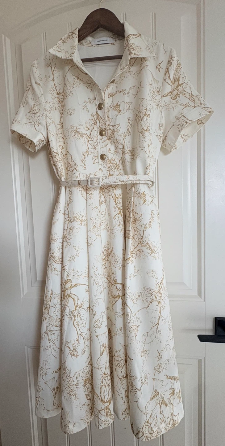 Coco Pallet Floral Print Dress with Belt - Size M
