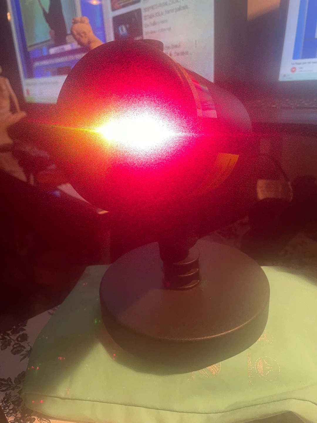 Red and Green Laser Projector Light - photo 2