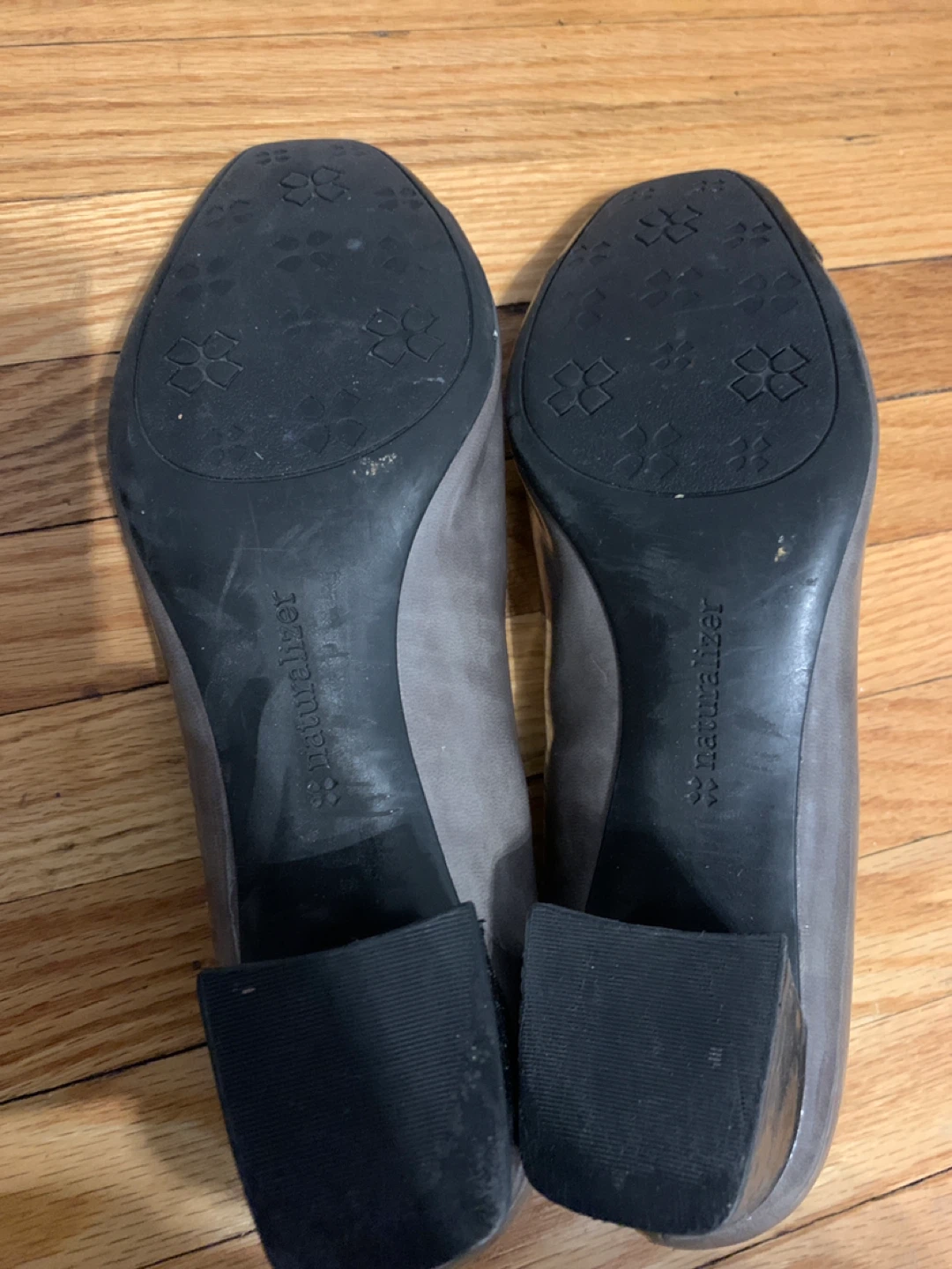 Naturalizer Women's Grey & Black Block Heel Pumps Size 7.5 - photo 2
