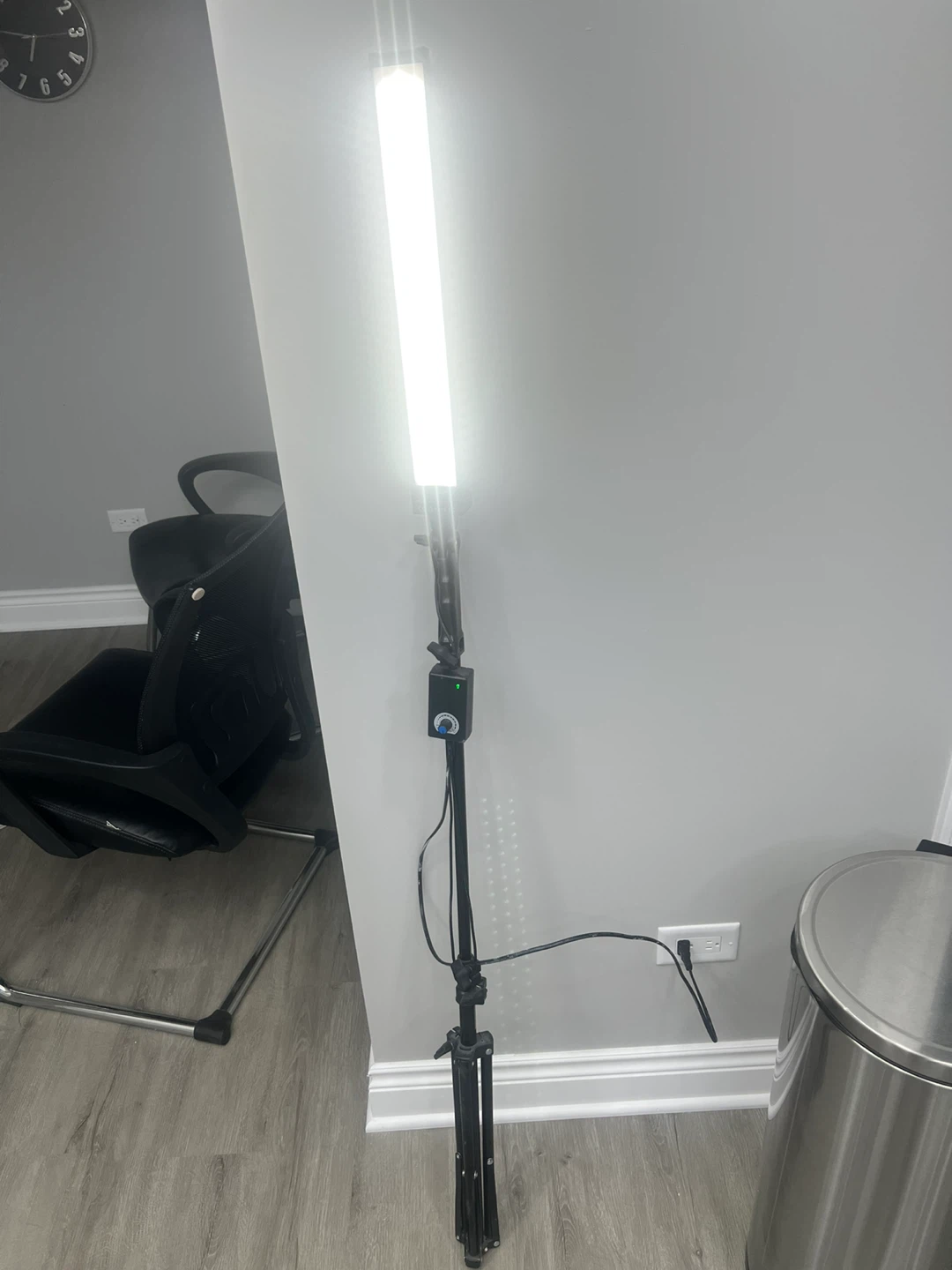 2 LED Tube Light with Stand - photo 2