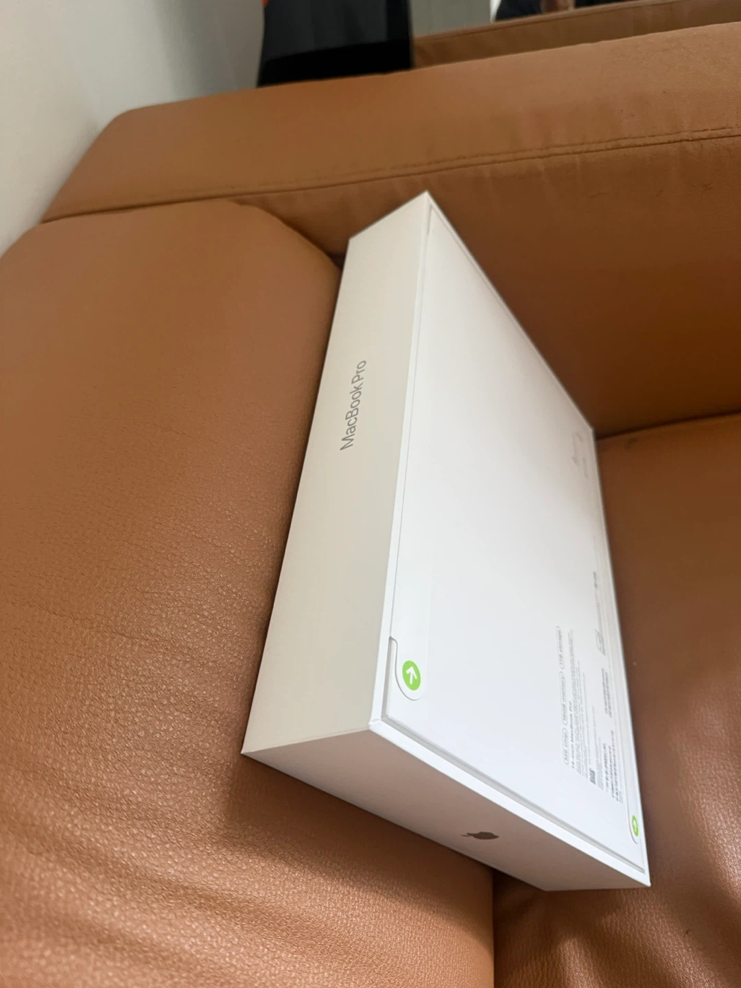 Apple MacBook Pro 14-inch (M5 Chip) - photo 4