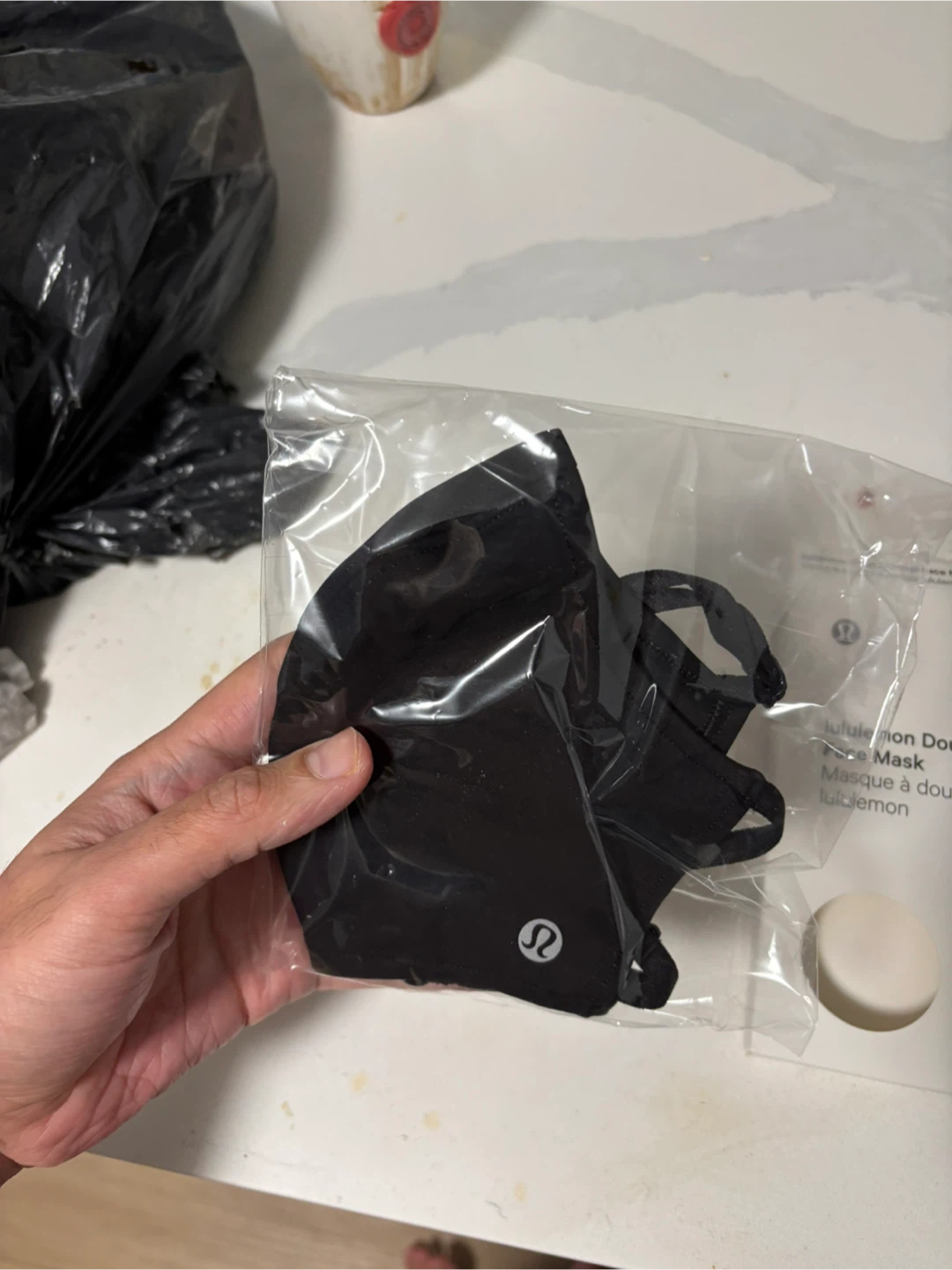 Lululemon Face Mask - Black new condition - photo 3