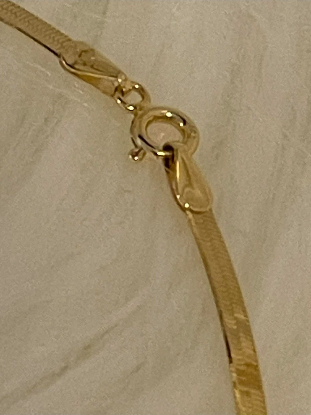 NEW- 10K SOLID GOLD 18” long /2.33mm Herringbone chain - photo 4