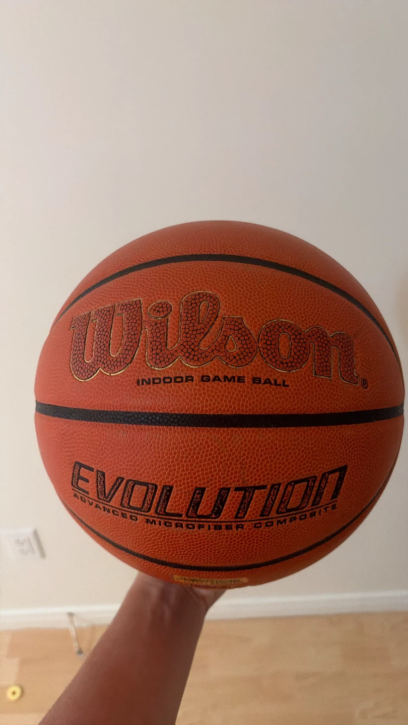 Wilson Evolution Ball
