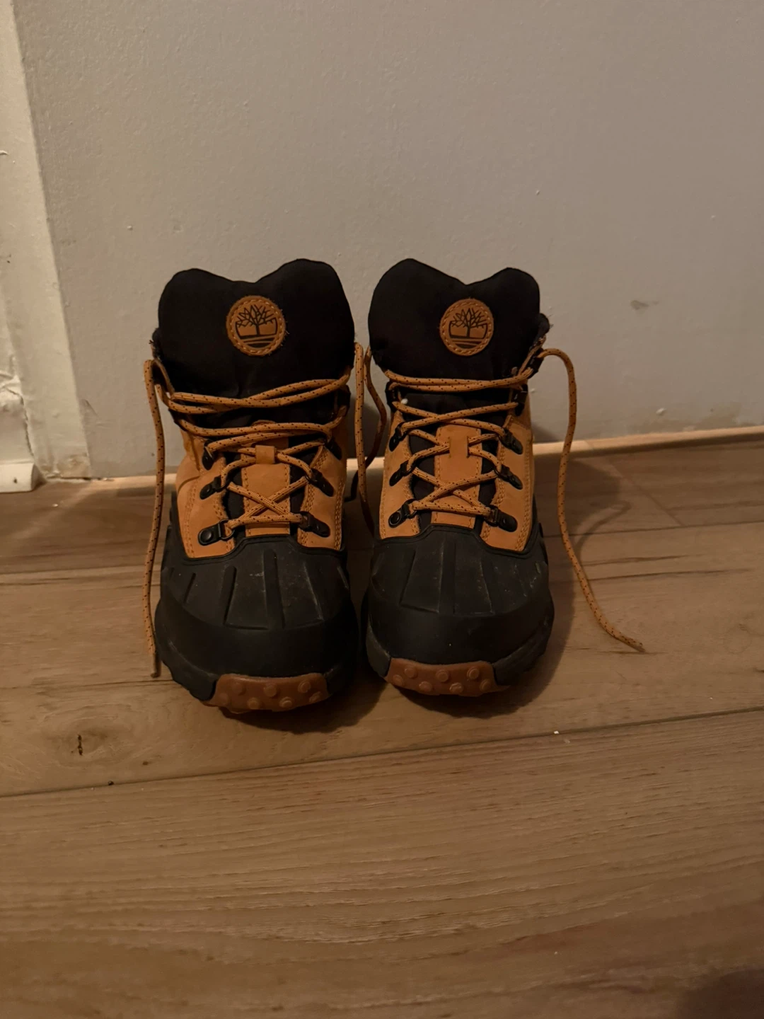 Timberland Boys' Waterproof Boots Size 6.5 US - photo 2
