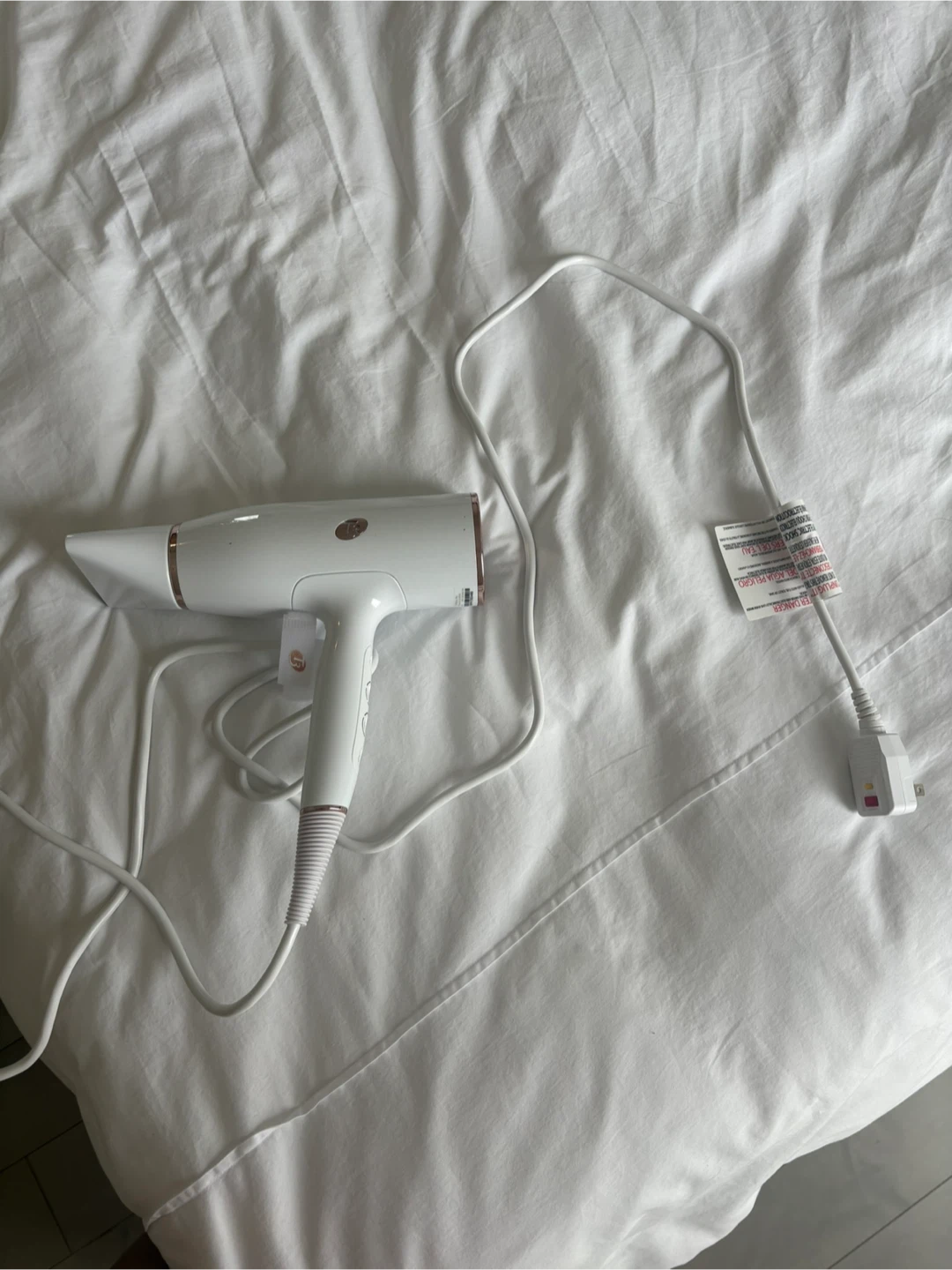 T3 airluxe hair dryer brand new - photo 2