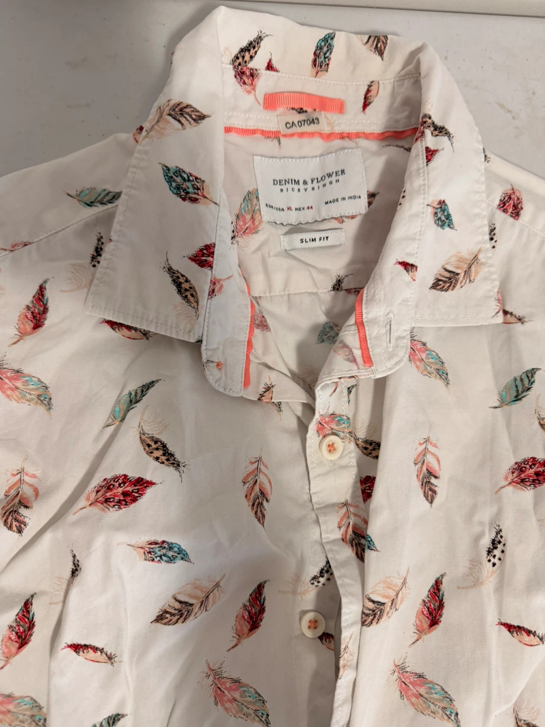 DENIM & FLOWER Feather Print Short Sleeve Shirt - XL - photo 2