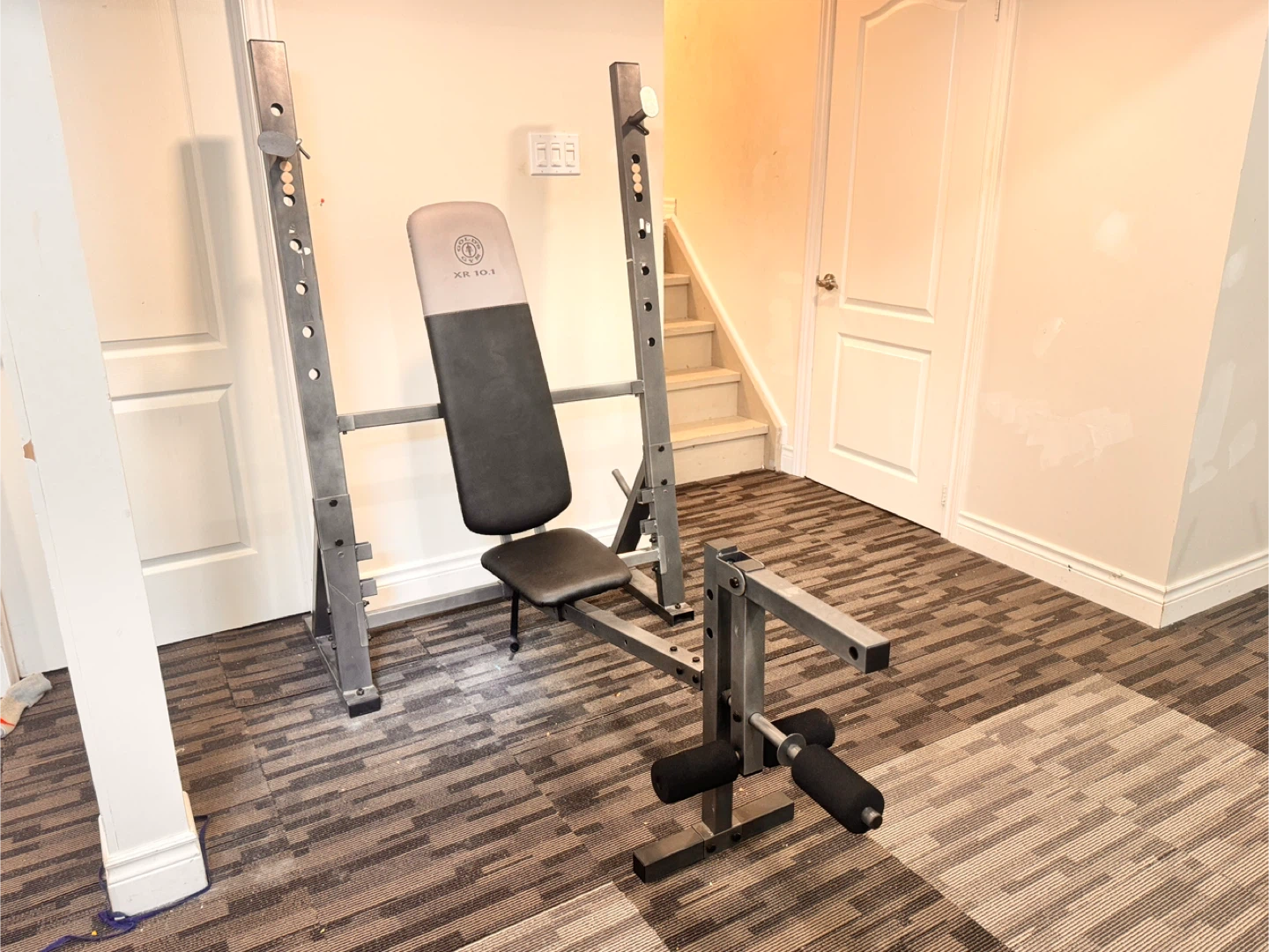 Gold's Gym XR 40 Bench and Weight Set
