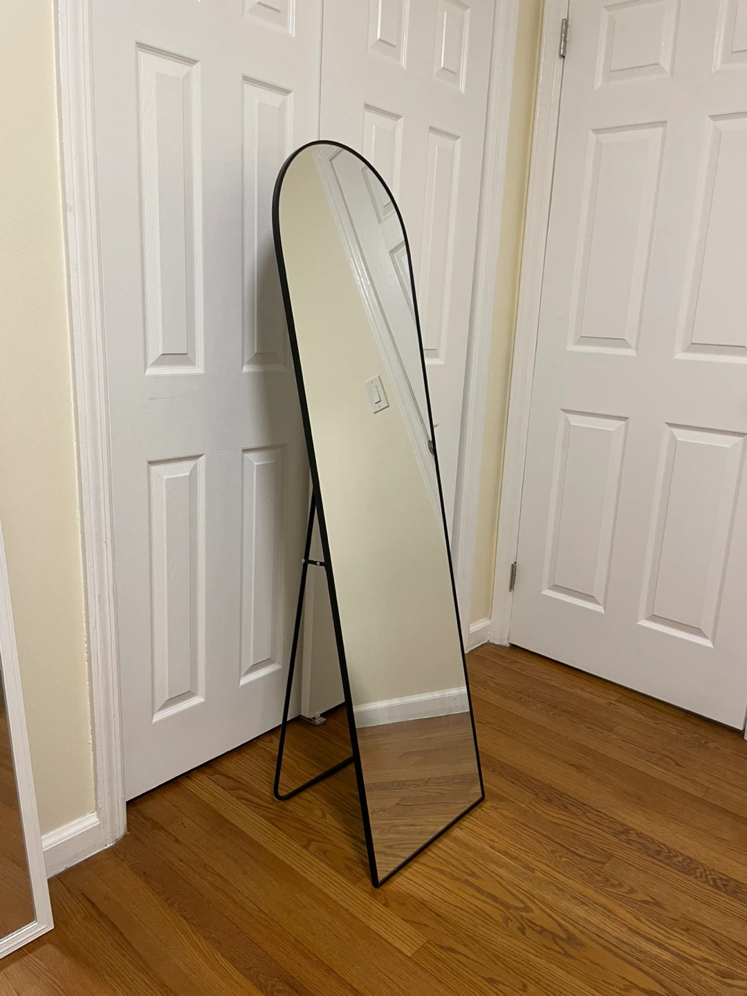 Moving Sale 🖤 – Modern Full-Length Mirror 🖤