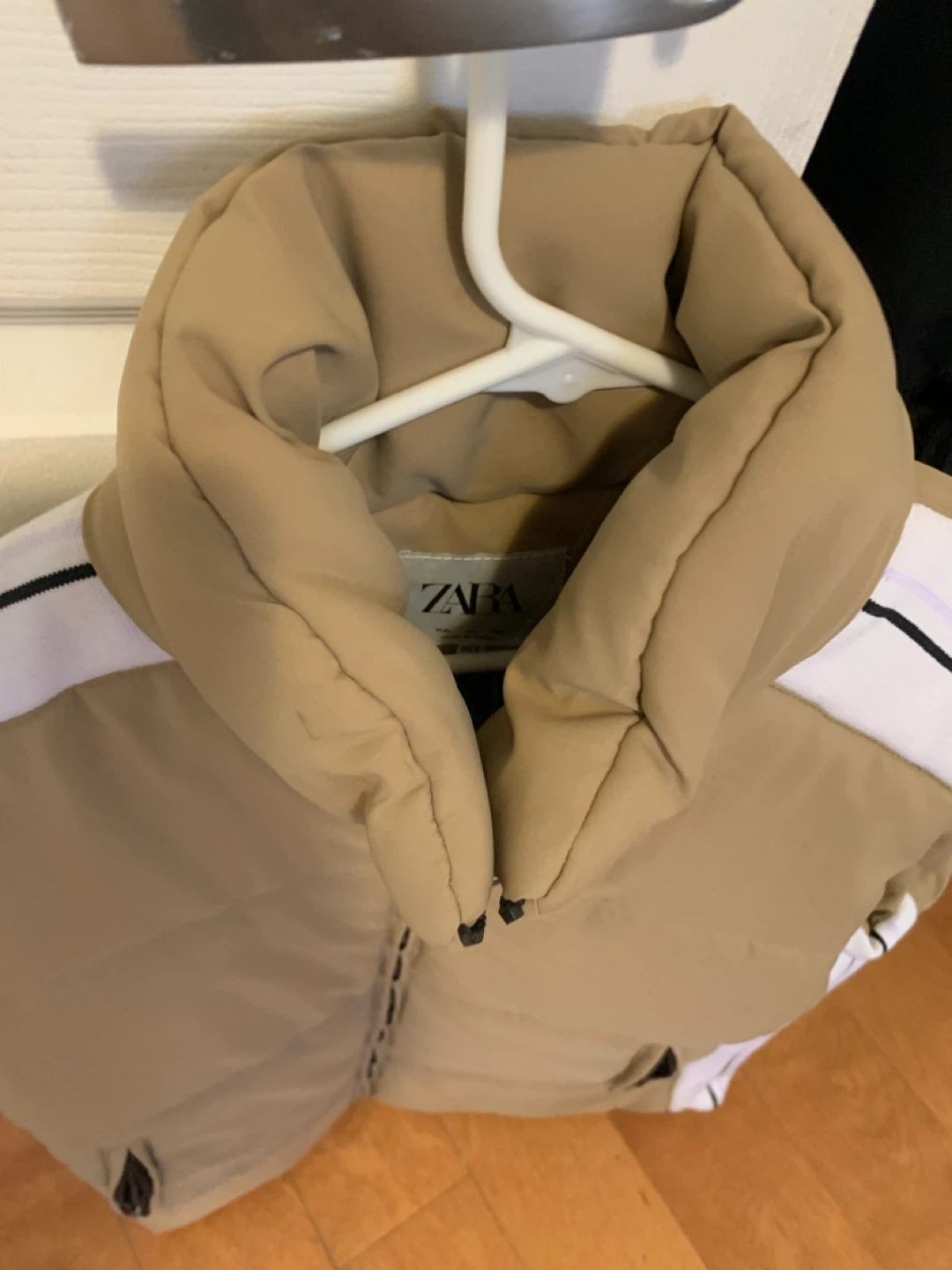 Zara Puffer Vest Size L - photo 2