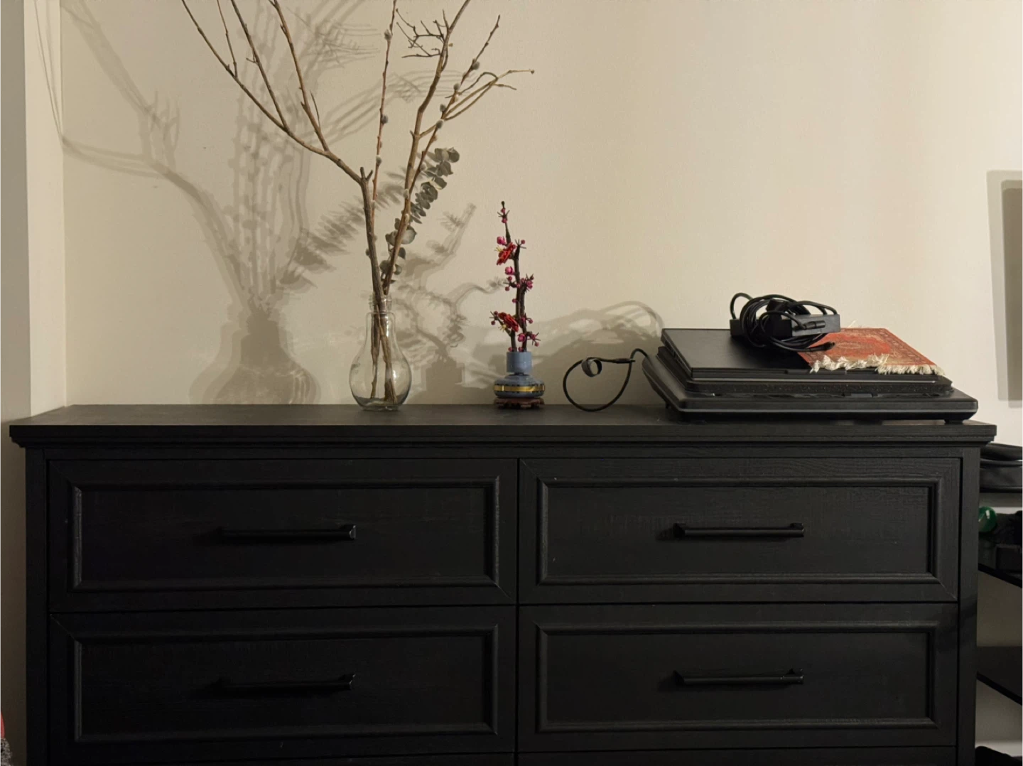 1 YEAR Black Dresser with 8 Drawers