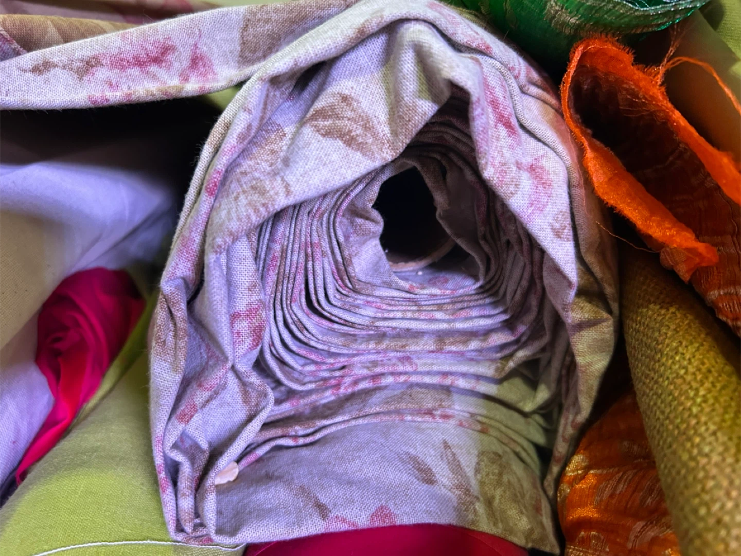 Floral Print Fabric Remnant - photo 2