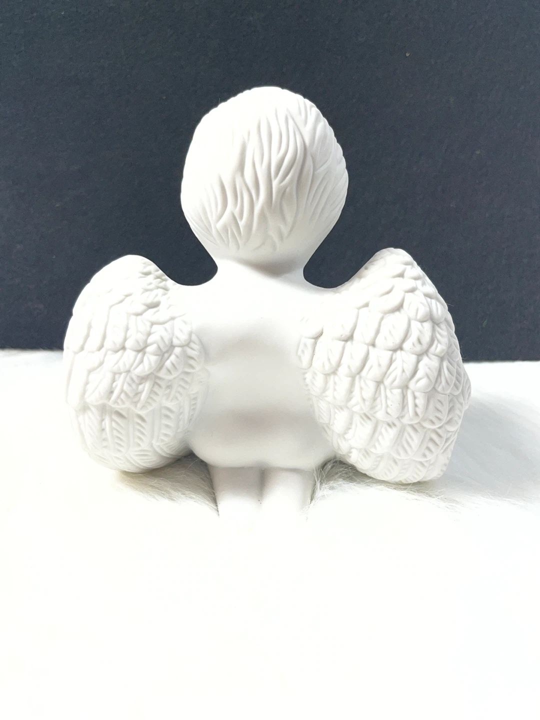 Beautiful White Cherub Angel Statue – Serene Decor / Memorial - photo 4