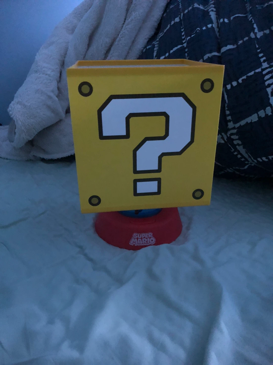 Super Mario Question Block night Lamp - photo 2
