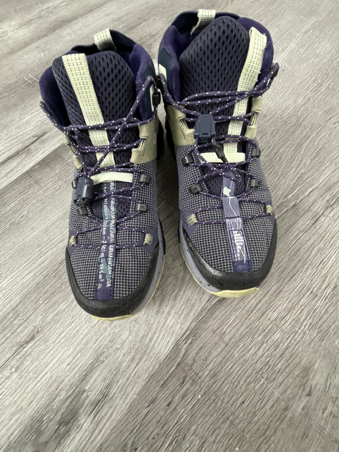 ON Cloud Hiking Boots - Women's US 7.5