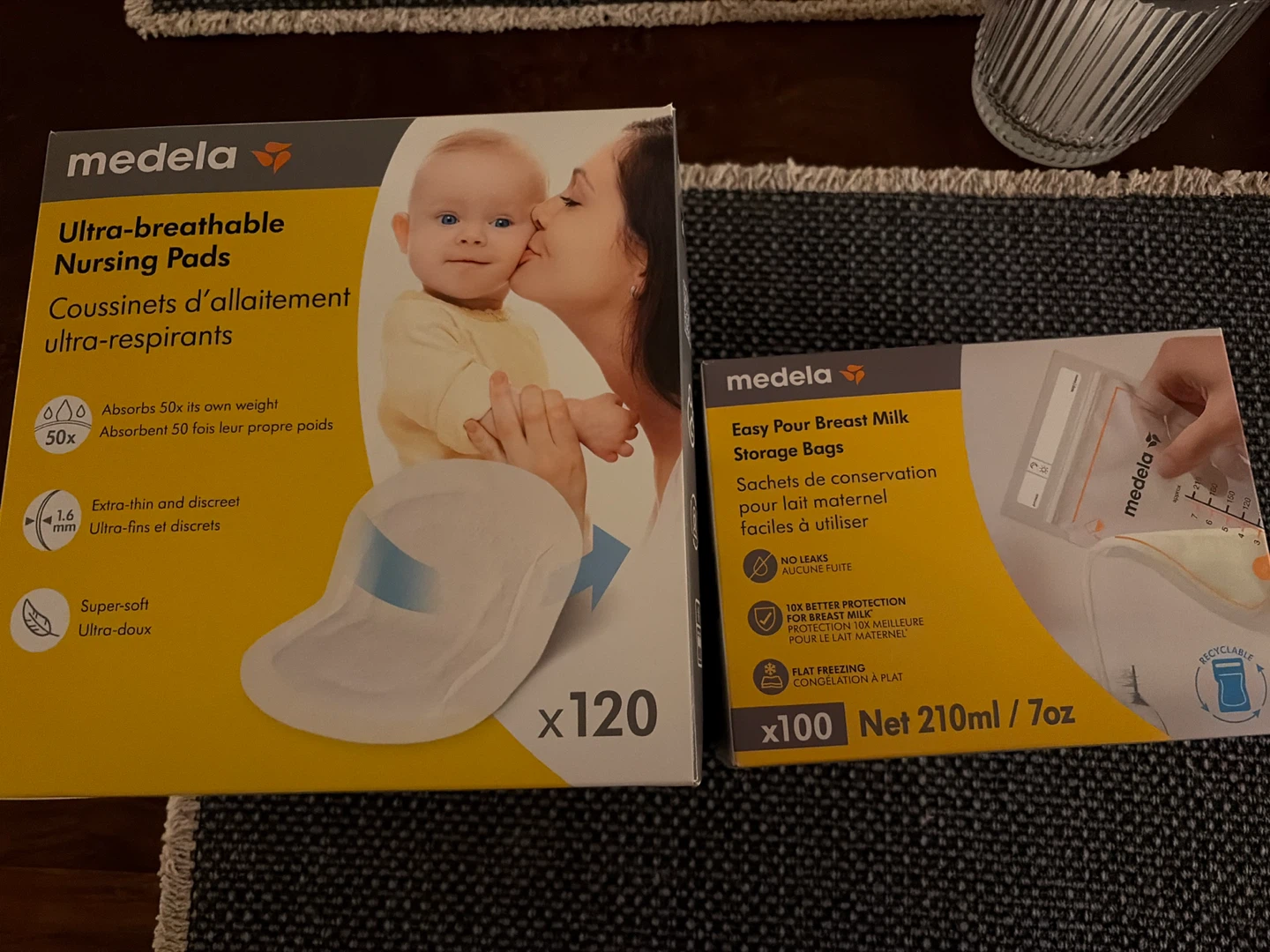 Medela Ultra-breathable Nursing Pads & Storage Bags