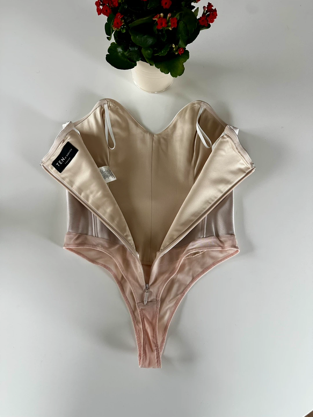 Aritzia Babaton Blaze Bodysuit - photo 3