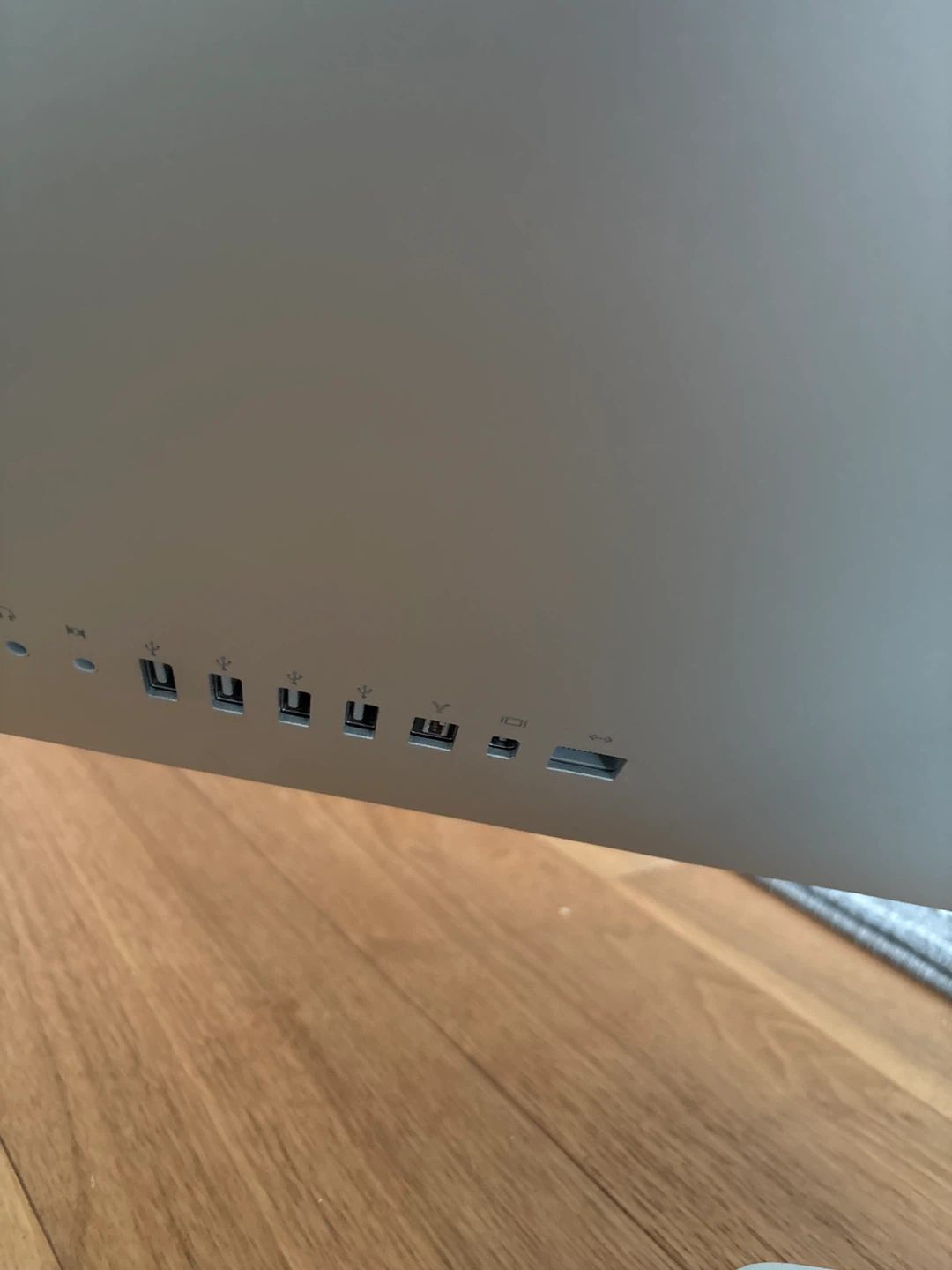 27” Apple iMac (Mid 2010) 11,3 - photo 3
