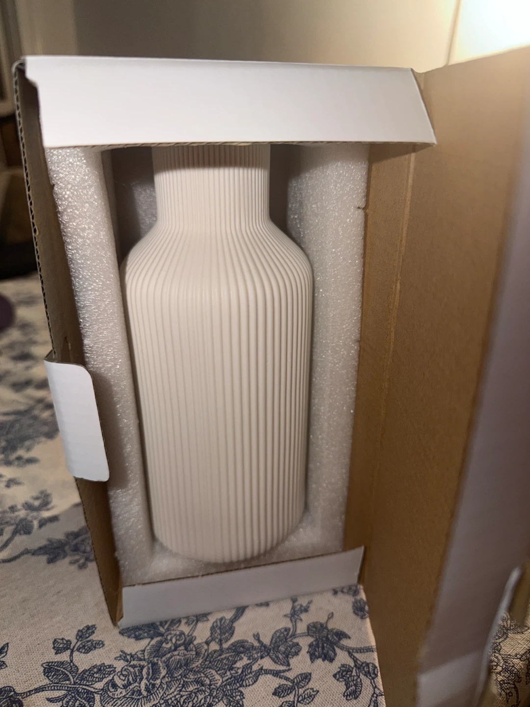White Ceramic Flower Vase NEW/BOXED