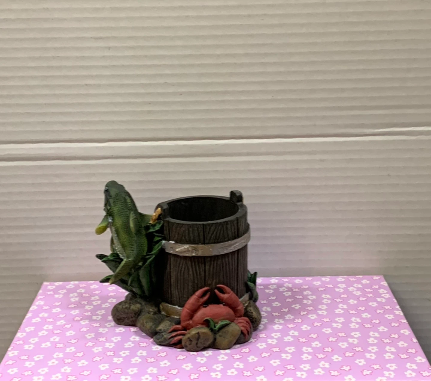 Fishing - themed decorative holder 🐟 🦀