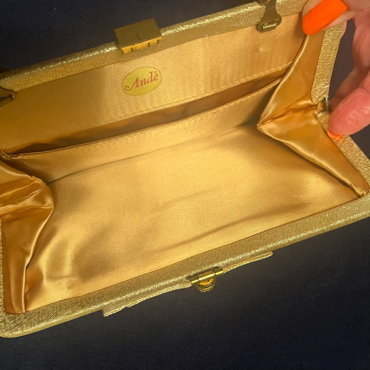 Gold evening purse with chain - photo 4