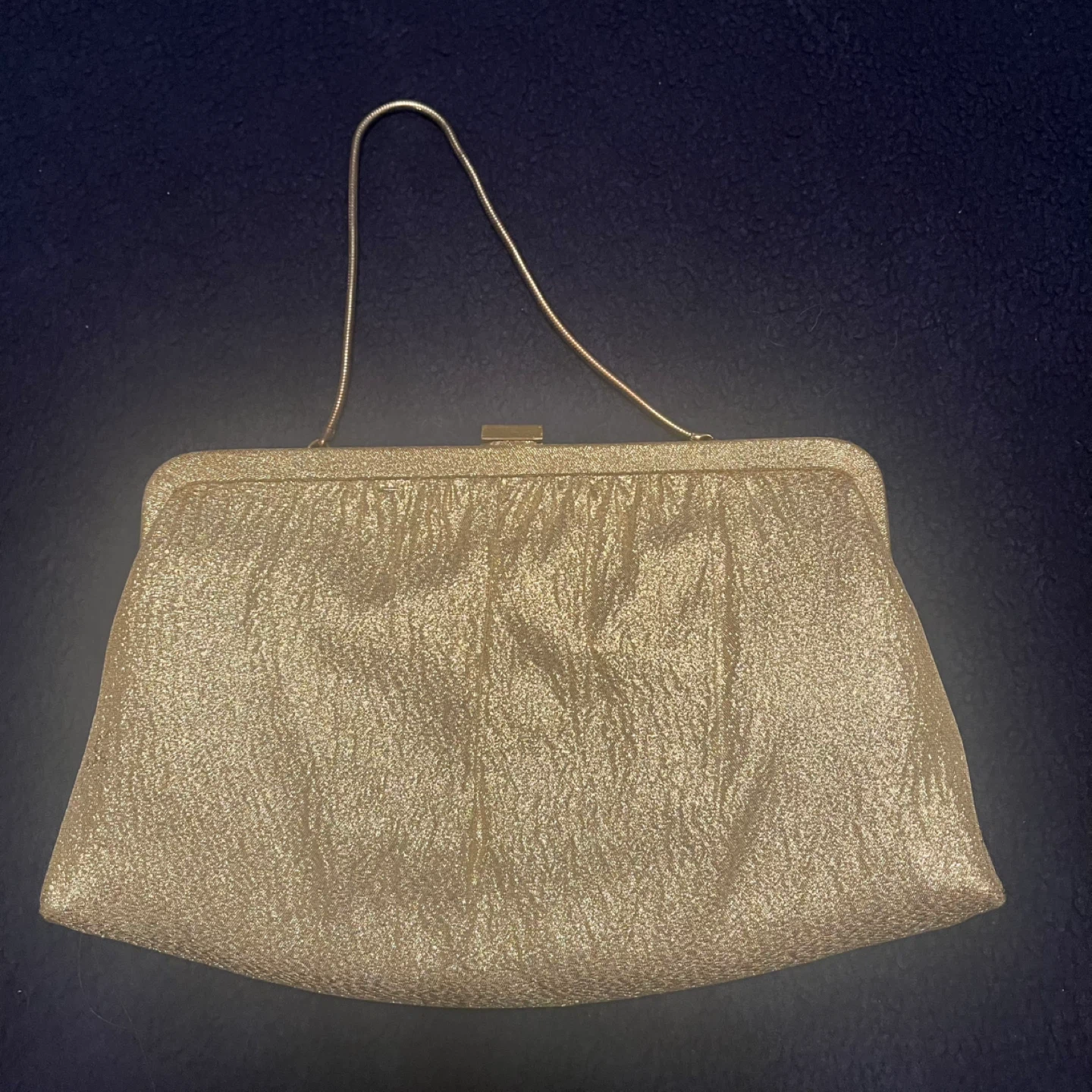 Gold evening purse with chain - photo 5