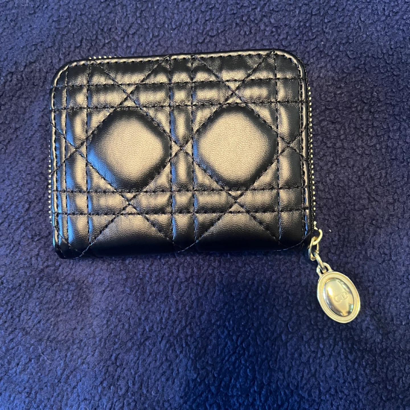 New unbranded black zipper wallet