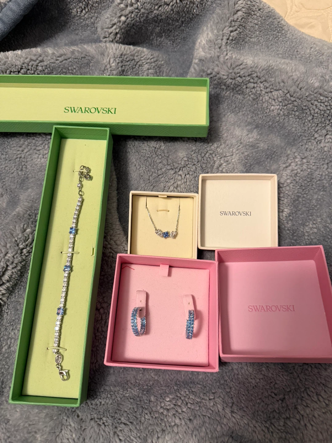 Swarovski Jewelry Set - Bracelet, Necklace, Earrings - photo 2