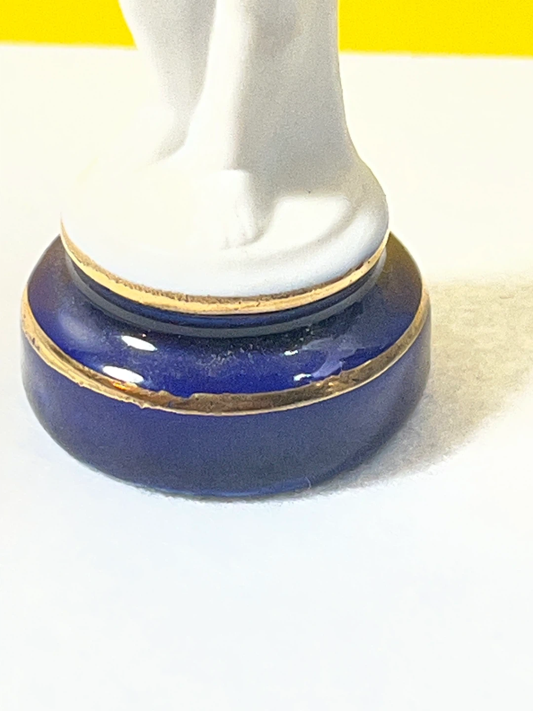 High-End Bisque Angel Statuette – Hand-Finished Gold & Cobalt - photo 4