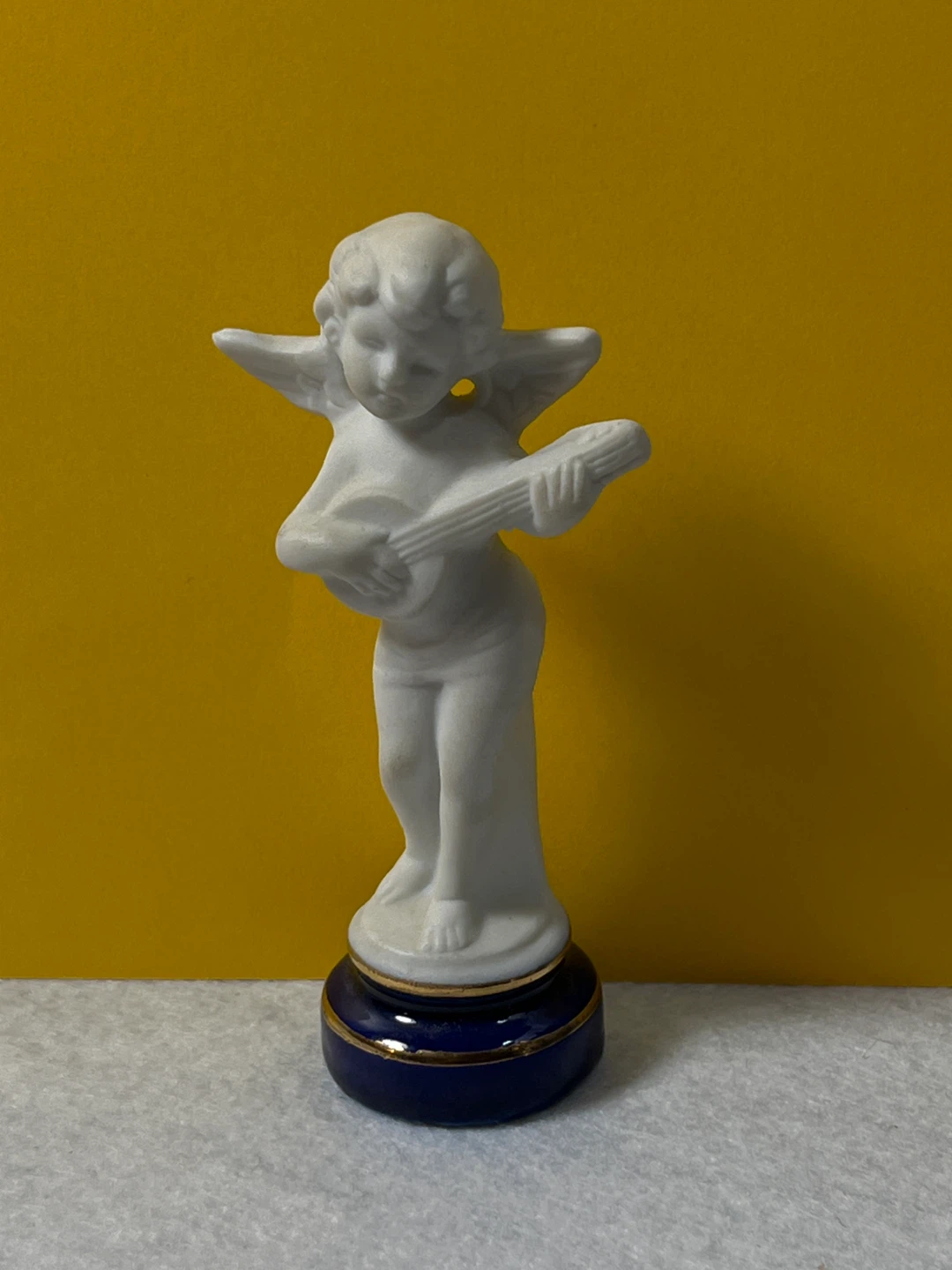 High-End Bisque Angel Statuette – Hand-Finished Gold & Cobalt - photo 2