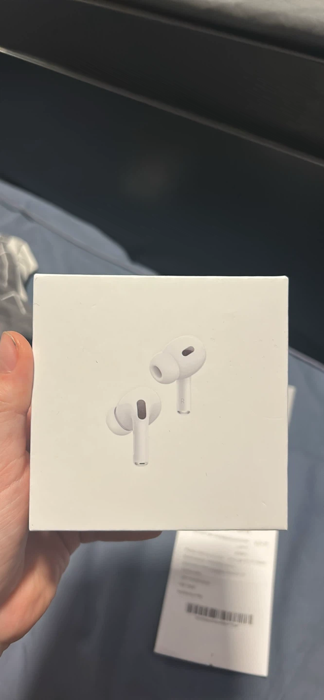 Apple AirPods Pro (2nd generation) with Charging Case - photo 3