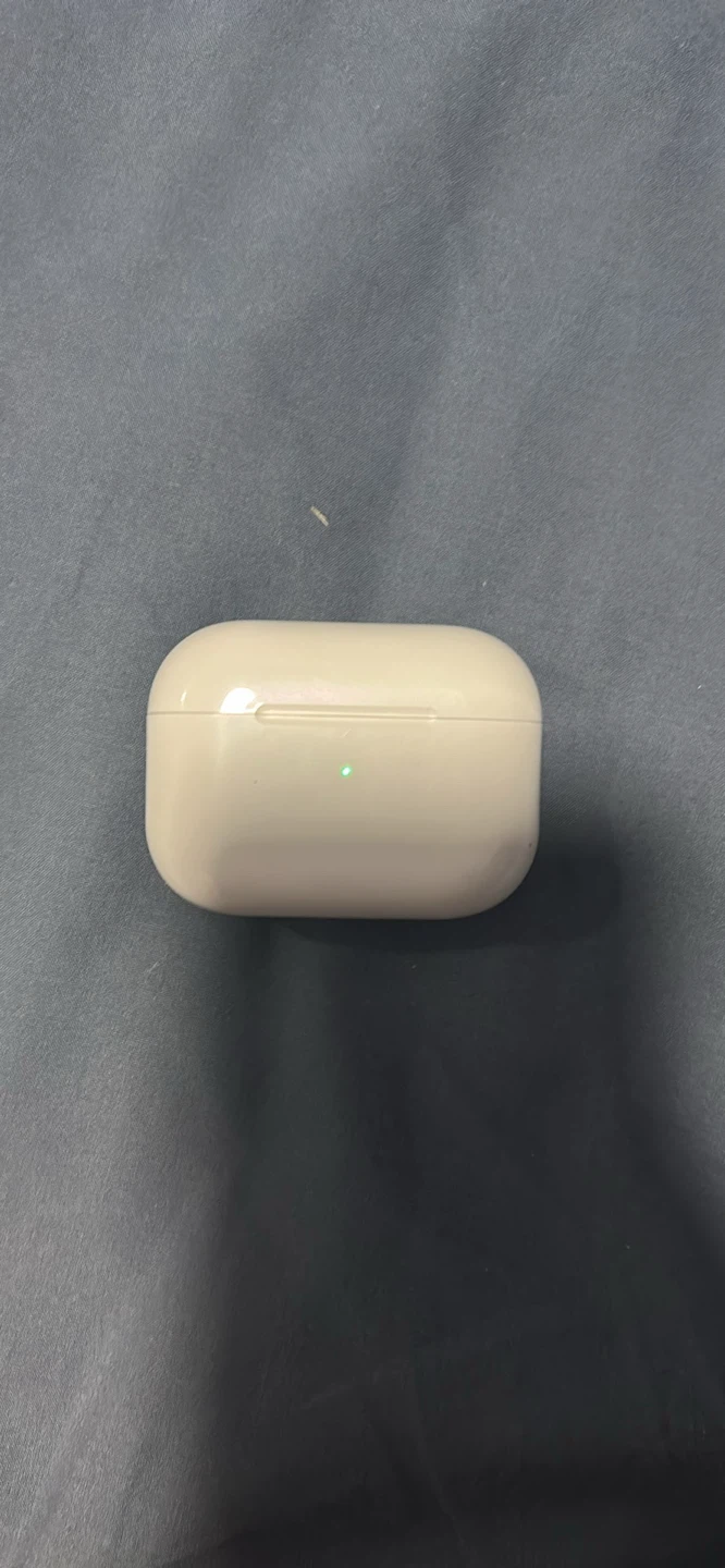 Apple AirPods Pro (2nd generation) with Charging Case - photo 2