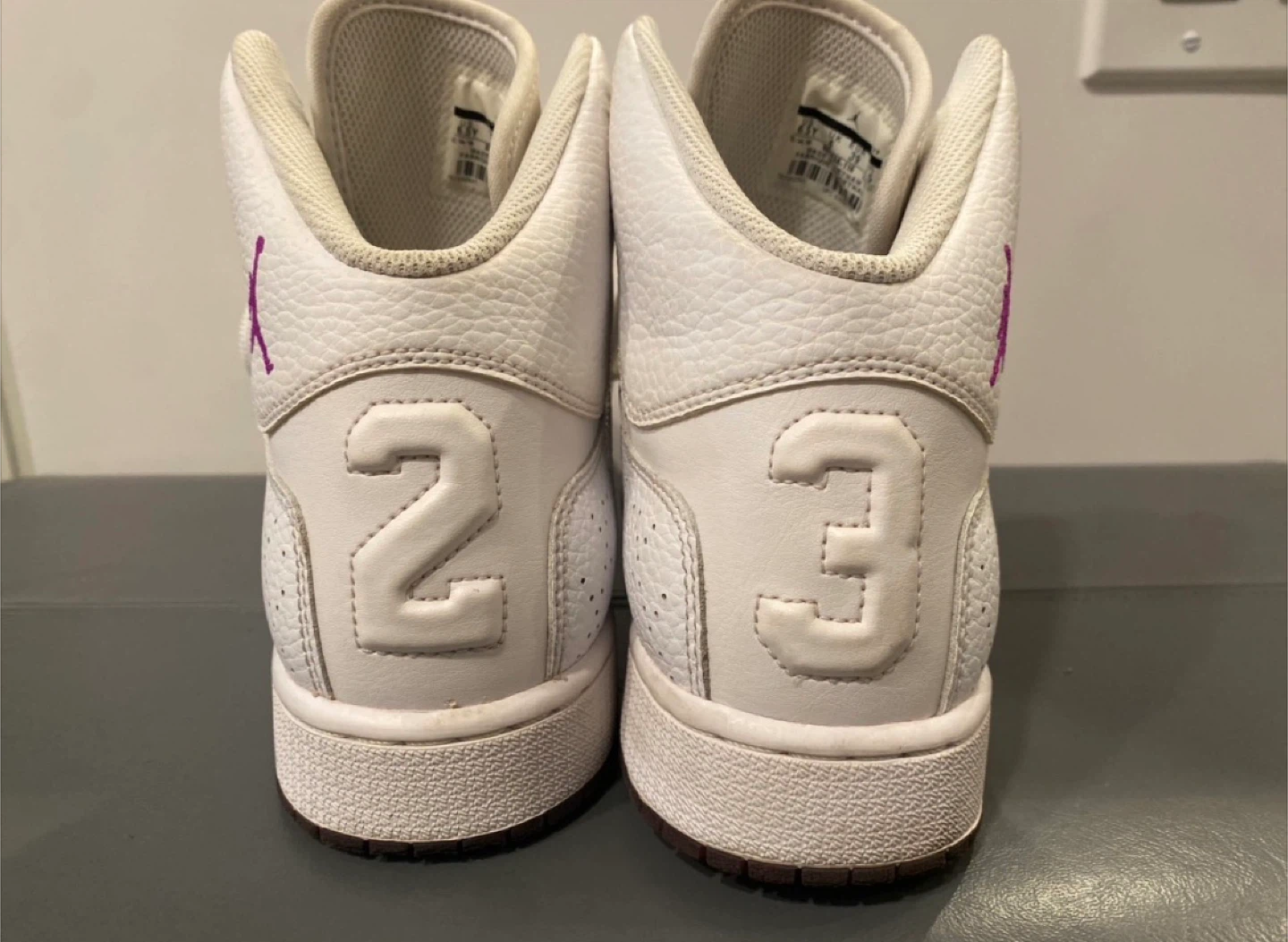 Jordan Air 1 High OG Shoes size 6,5Y - photo 3