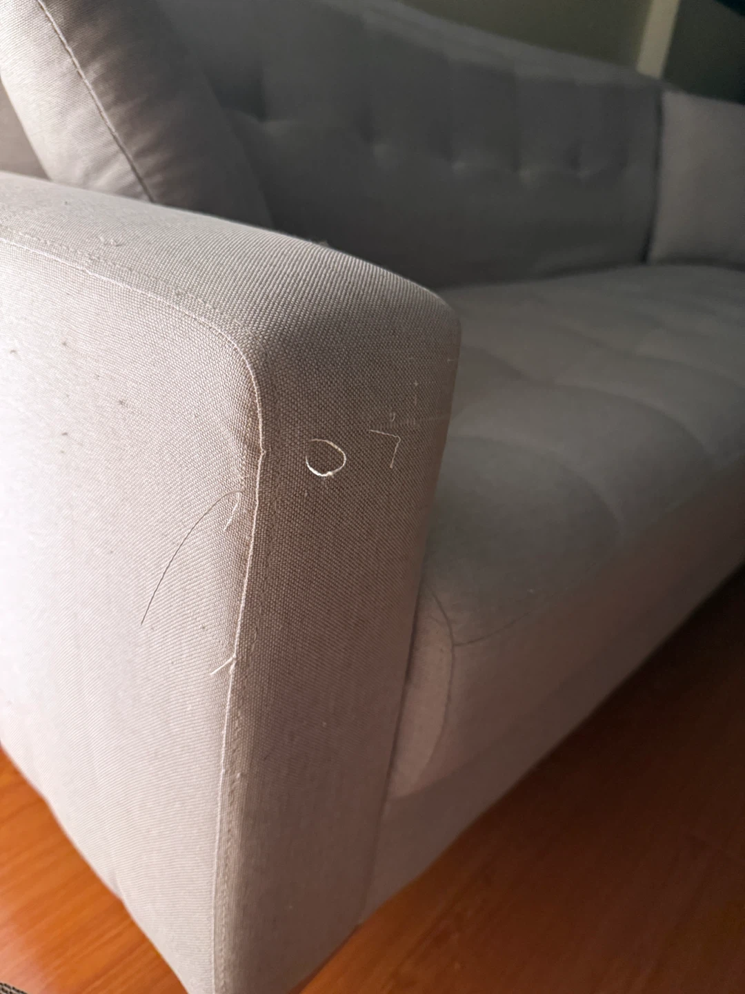 🥕Beige Tufted Sofa with Pillows - photo 4
