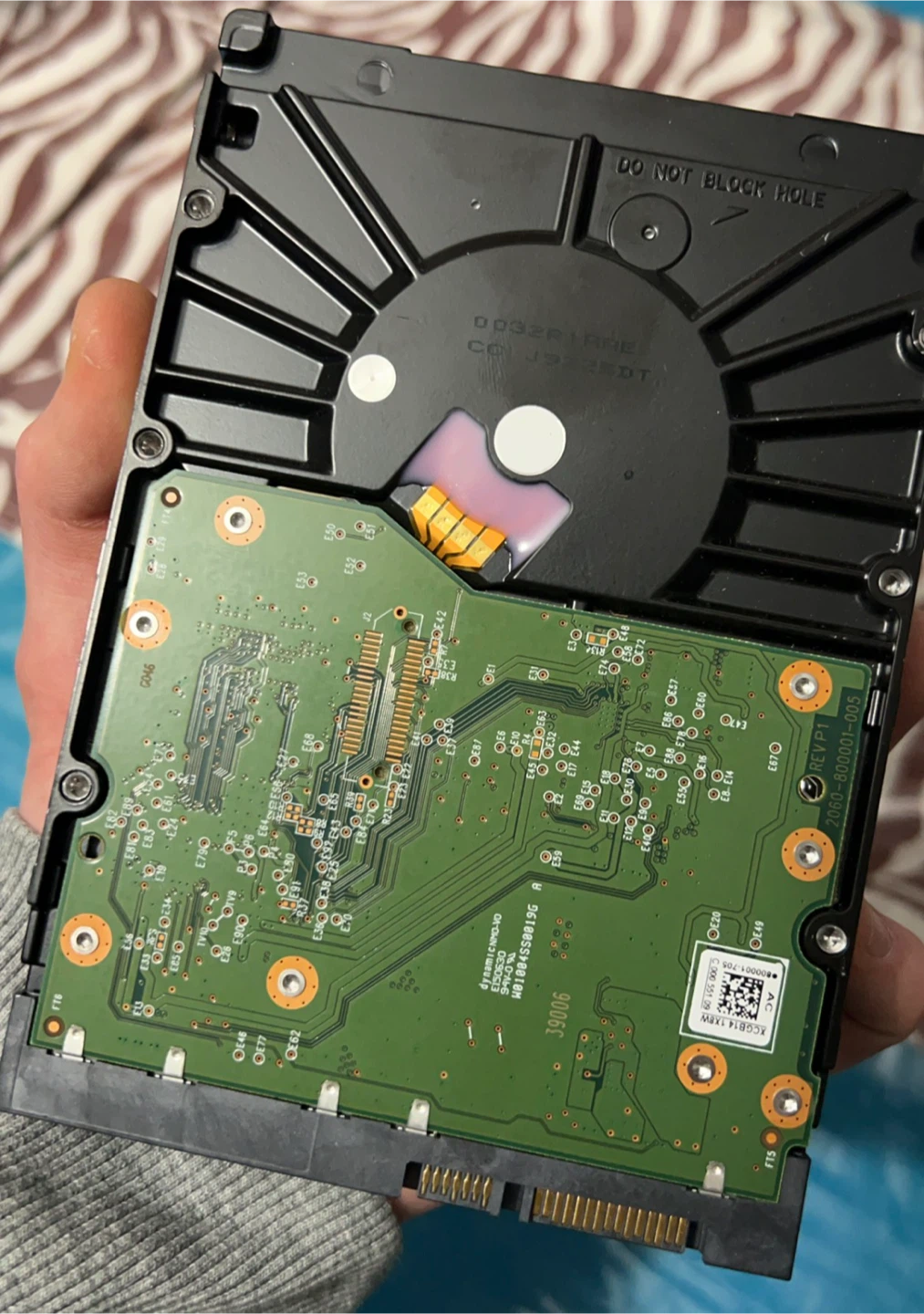 Western Digital 6TB Purple Surveillance Hard Drive - photo 3